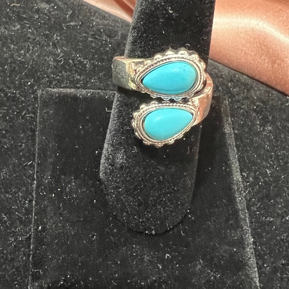 🔥🔥Silver Adjustable Ring W/Faux Turquoise Stones Southwestern Style. Very Styl - Picture 3 of 10